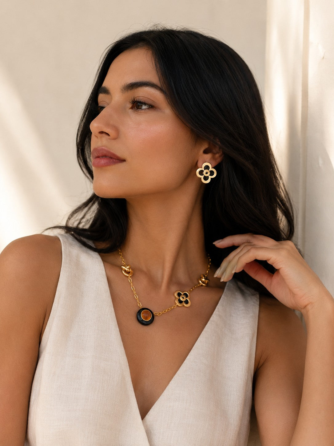 Camellia Necklace - Black & Cream